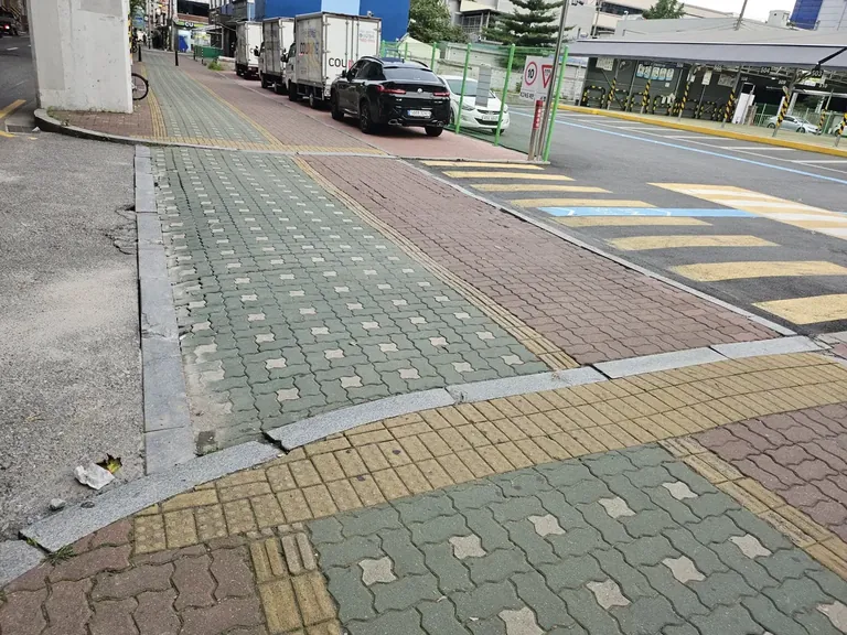 일산 단지 진입 보도 침하 회복 보수 전